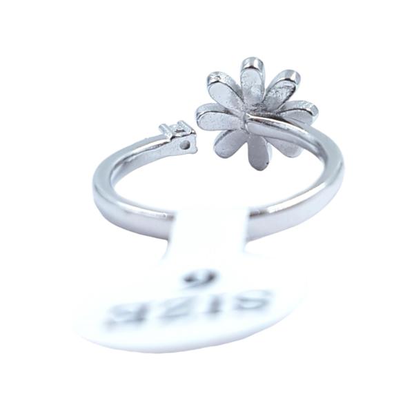 925 Sterling Silver Ring in Fancy Flower Design